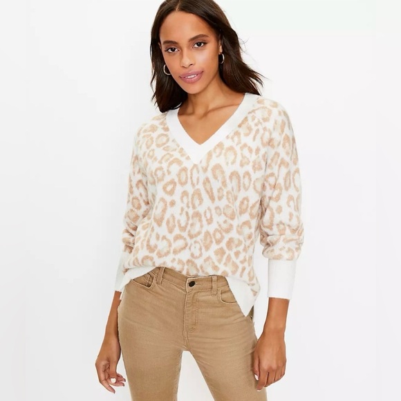 LOFT Women Brown Winter Leopard Print V Neck Pullover Sweater - Size S - Picture 2 of 6